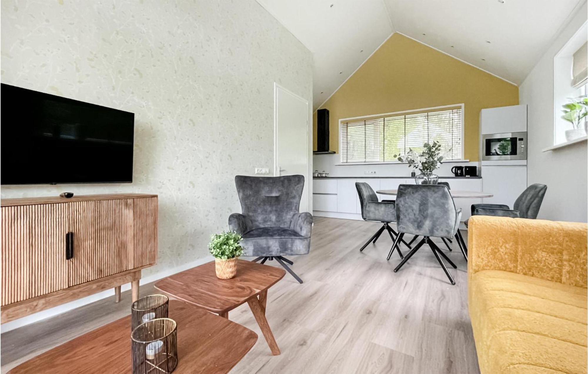 Cozy Home In Oosterwolde With Sauna Екстер'єр фото